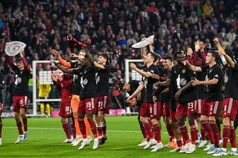 Die Bayern feiern den zehnten Meistertitel in Serie.