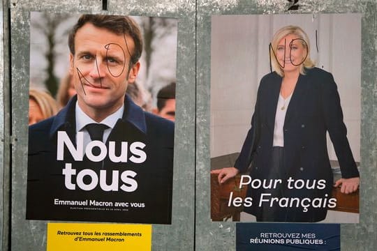 In den Umfragen liegt Macron vorne, aber Experten schließen einen Sieg von Le Pen nicht aus.