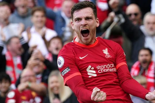 Liverpools Andrew Robertson feiert sein Tor zum 1:0.