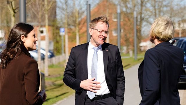 Die Moderatorinnen Linda Mürtz (l. Die Moderatorinnen Linda Mürtz (l.