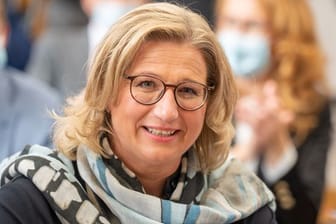 Die neue Ministerpräsidentin des Saarlands, Anke Rehlinger (SPD), bei der konstituierenden Sitzung des neuen Landtags des Saarlandes.
