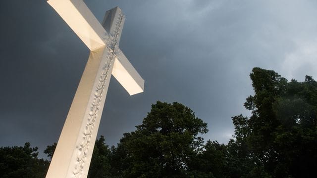 Auch die evangelische Kirche muss sich um die Aufarbeitung von Fällen sexualisierter Gewalt in ihren Reihen kümmern. Auch die evangelische Kirche muss sich um die Aufarbeitung von Fällen sexualisierter Gewalt in ihren Reihen kümmern.