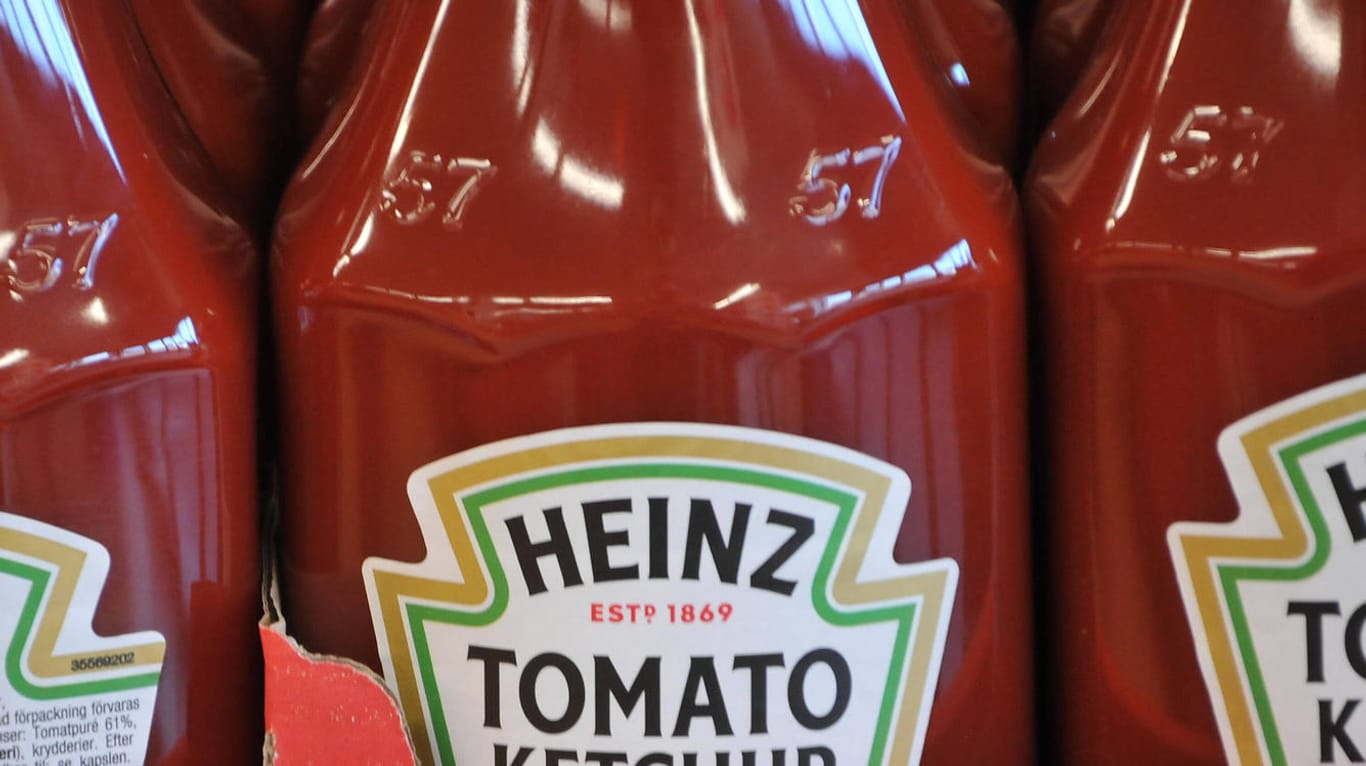 Heinz Tomato Ketchup: Die Prägung im Glas soll unter anderem dabei helfen, den Ketchup gut aus der Verpackung zu bekommen.