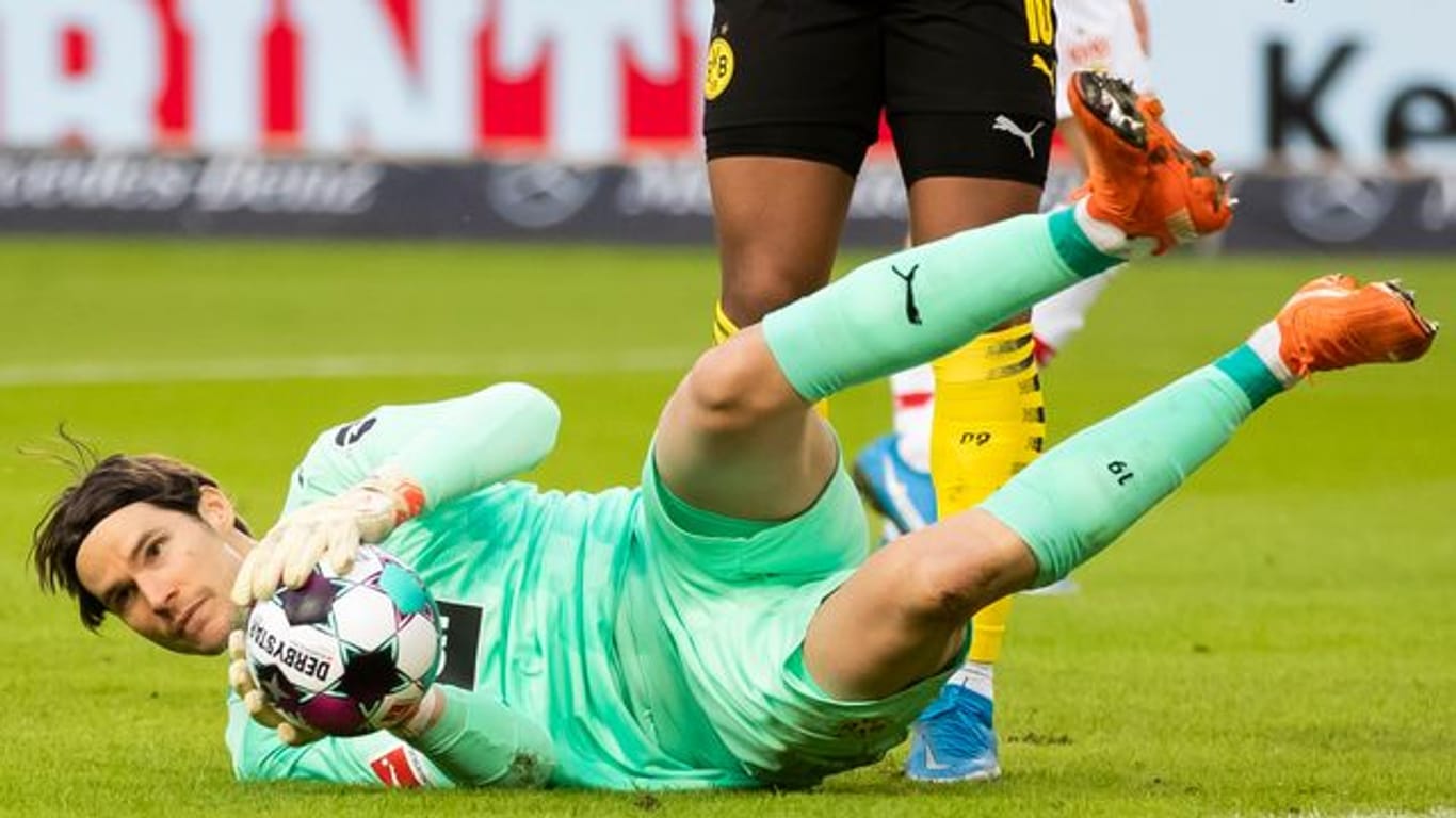 BVB-Torwart Marwin Hitz wird "aller Voraussicht nach" kommende Saison nicht mehr für Borussia Dortmund spielen.