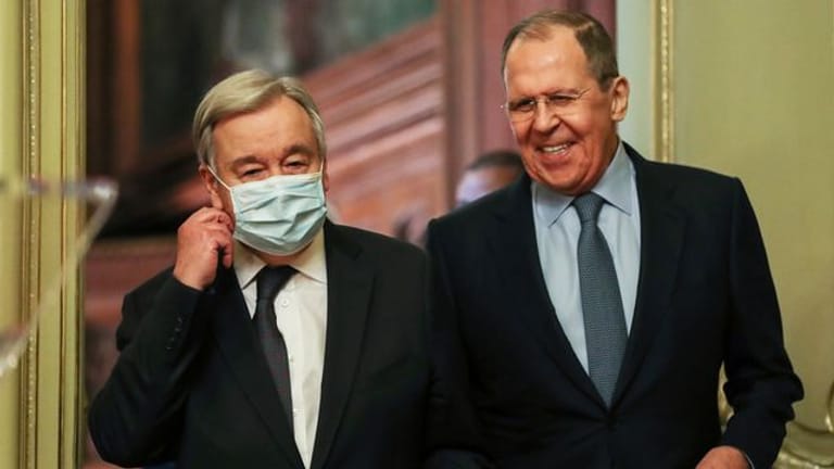 Russlands Außenminister Sergej Lawrow und UN-Generalsekretär António Guterres treffen sich in Moskau.