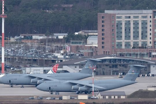 Auf Einladung der USA beraten am Dienstag die Vertreter zahlreicher Länder auf dem US-Luftwaffenstützpunkt Ramstein in Rheinland-Pfalz über den Ukraine-Krieg.