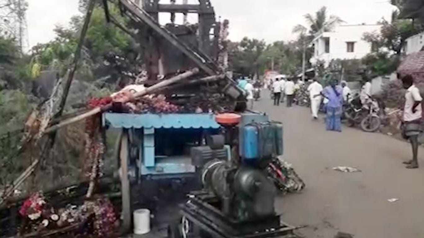 Dieses Videobild zeigt den Wagen nach dem Stromschlag.