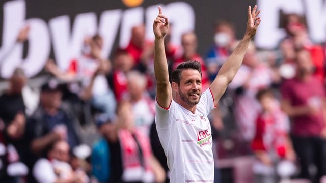 FC-Spieler Mark Uth auf dem Platz: Mark Uth würde sich über eine Teilnahme des 1. FC Köln an der Conference League.