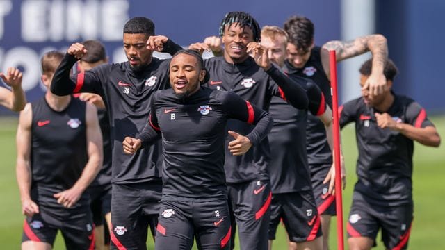 RB Leipzigs Spieler zeigen sich beim Abschlusstraining hoch motiviert und gut gelaunt.