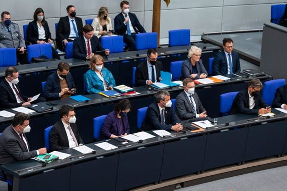 Im Bundestag soll ein Antrag für Waffenlieferungen an die Ukraine beschlossen werden.