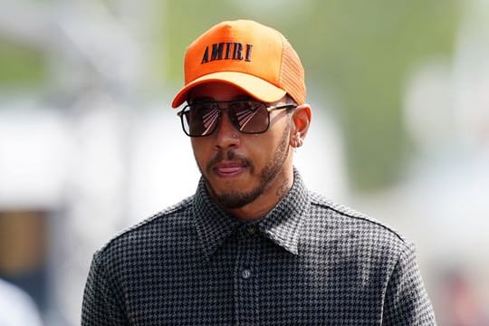 Ex-Formel-1-Weltmeister Lewis Hamilton ließ vor seinem Haus einen Baum fällen.