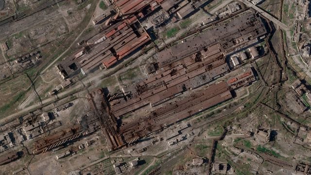 Satellitenbild des Stahlwerks Azovstal in Mariupol. Satellitenbild des Stahlwerks Azovstal in Mariupol.
