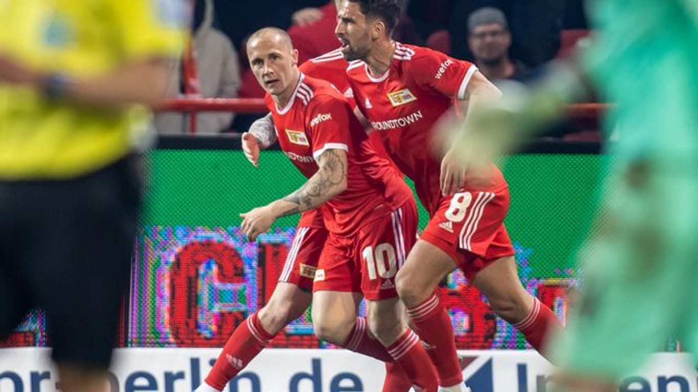 Sven Michel (l) besorgte den Unioner Ausgleich gegen Greuther Fürth.