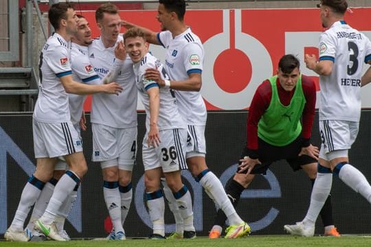 Der Hamburger SV setzte sich souverän in Ingolstadt durch.