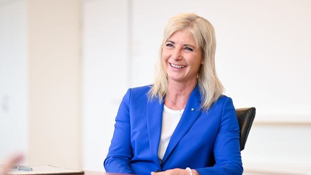 Staatsministerin Ulrike Scharf Staatsministerin Ulrike Scharf