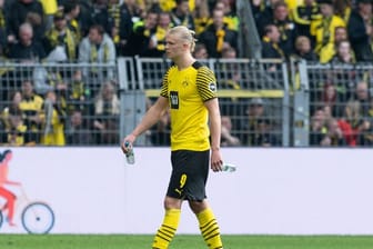 Dortmunds Erling Haaland verlässt nach dem Spiel gegen den VfL Bochum den Platz.