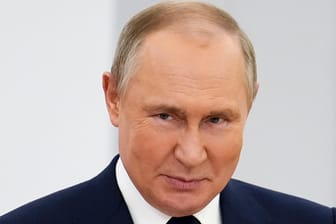 Wladimir Putin: Der Präsident von Russland soll eine Affäre mit einer russischen Olympiasiegerin haben.