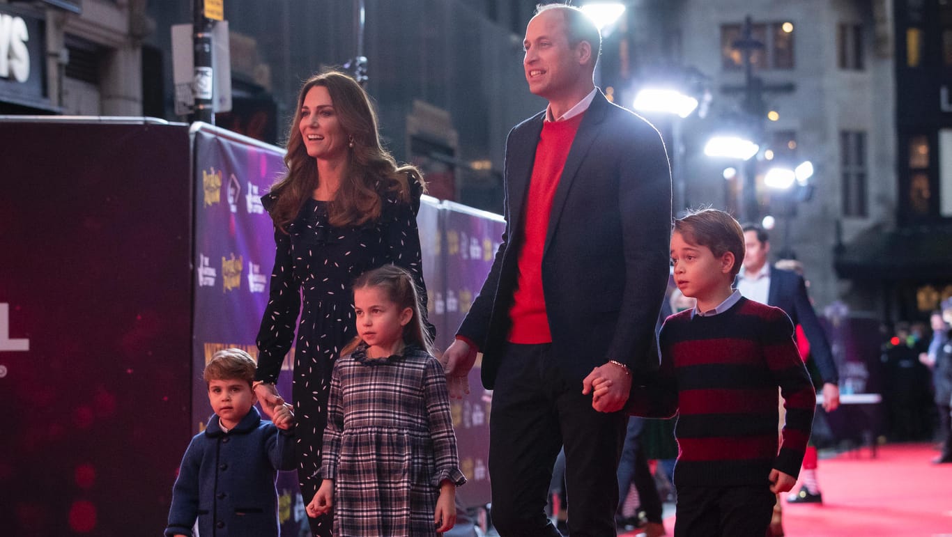Prinz William und Herzogin Kate mit ihren drei Kindern: Hier zu sehen im Dezember 2020 in London.