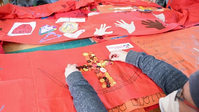 Riesiger Martinsmantel für den Katholikentag Riesiger Martinsmantel für den Katholikentag