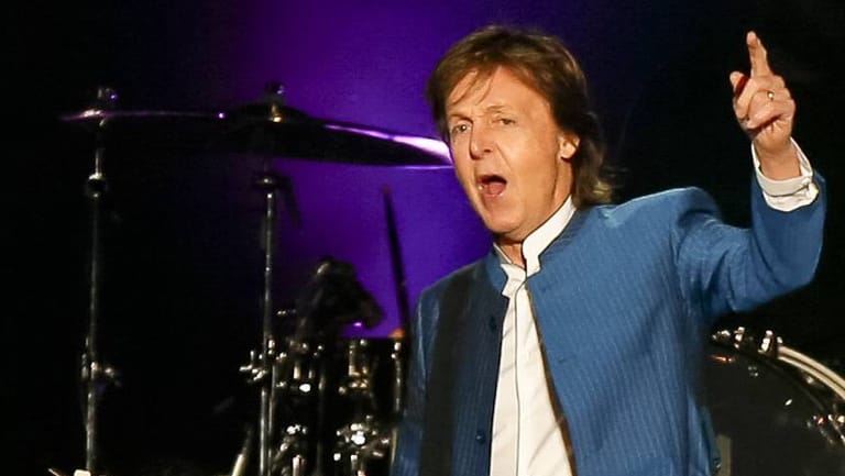 Paul McCartney bei einem Konzert (Archivbild): Hamburg und den Musiker verbindet eine lange Geschichte.