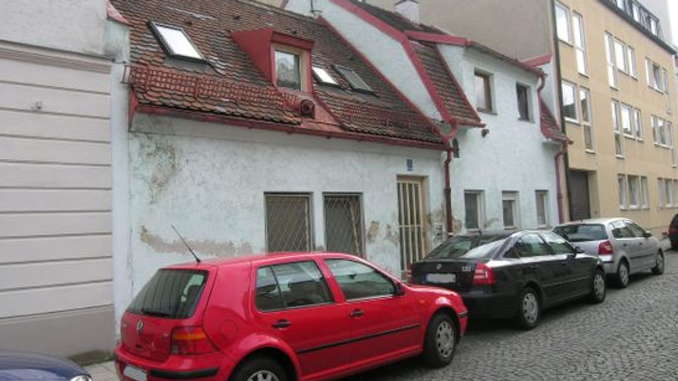 Das Uhrmacherhäusl in München (Archivbild): 2017 wurde das Haus abgerissen. Jetzt wird es einmal mehr zum Fall fürs Gericht.
