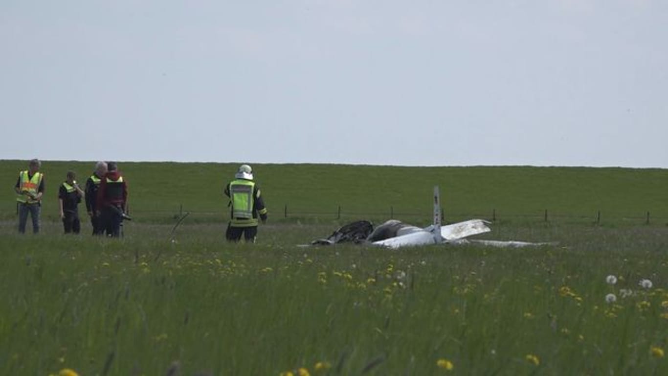 Zwei Menschen sterben bei Absturz von Ultraleichtflugzeug