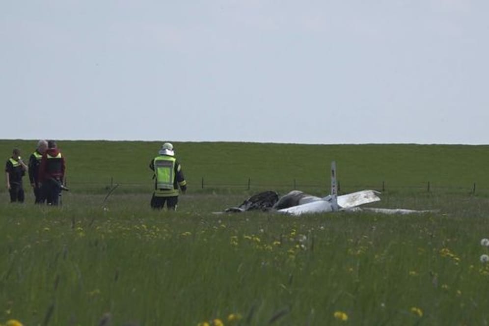 Zwei Menschen sterben bei Absturz von Ultraleichtflugzeug