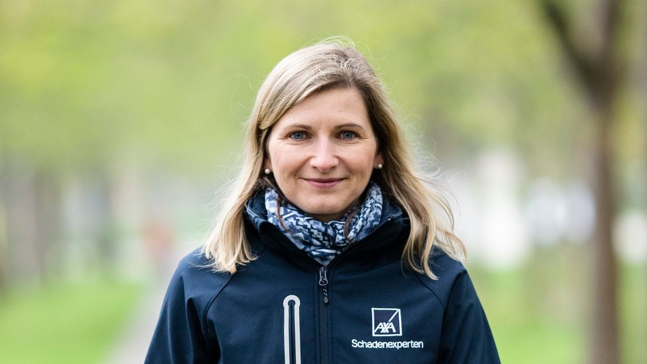 Ein abstraktes, unsichtbares Produkt bekommt durch Katja Burglin ein Gesicht: Sie bearbeitet Schadensfälle von Versicherungsnehmern. Ein abstraktes, unsichtbares Produkt bekommt durch Katja Burglin ein Gesicht: Sie bearbeitet Schadensfälle von Versicherungsnehmern.