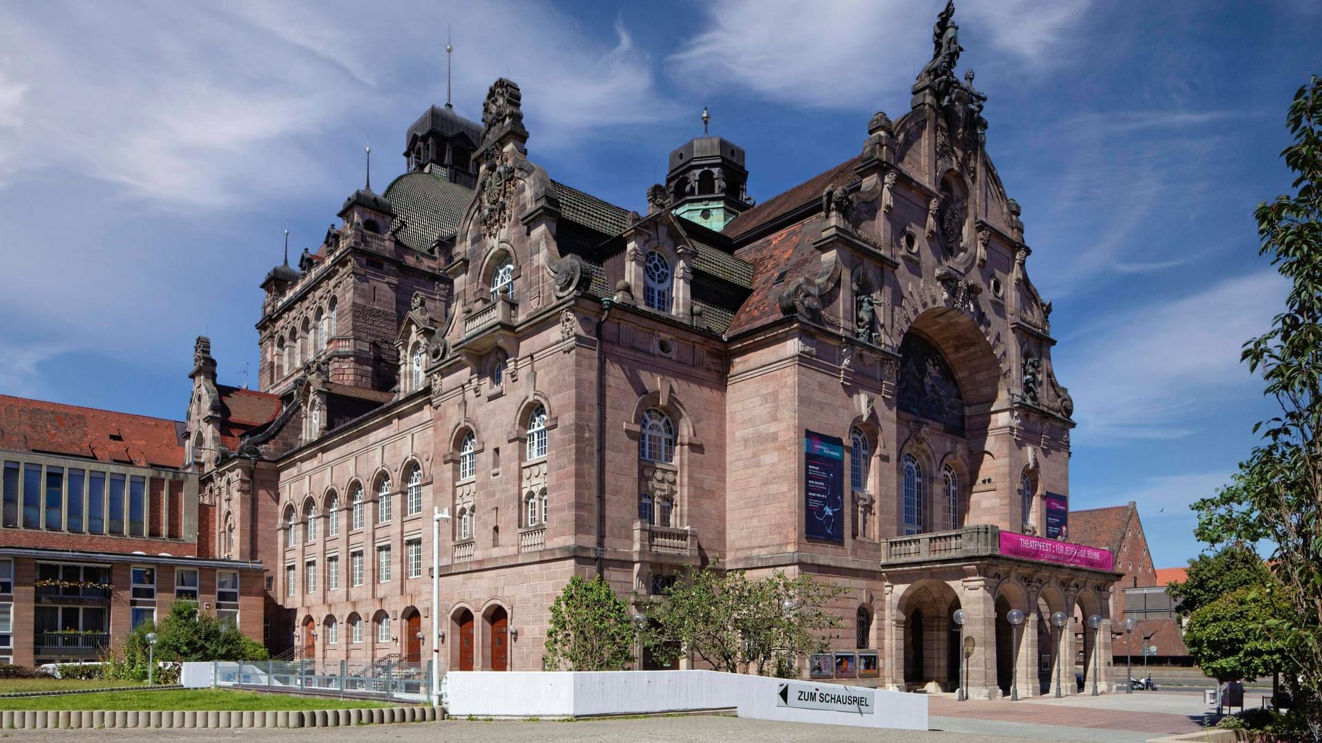 Blick auf das Staatstheater Nürnberg, wo das Fukushima Stück aufgeführt werden soll (Archivbild).