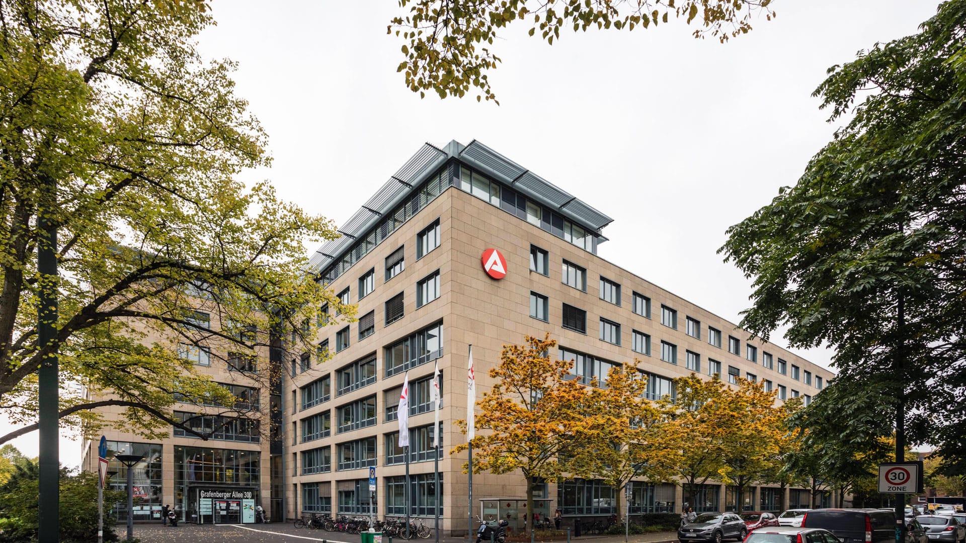 Agentur für Arbeit in Düsseldorf (Archivbild): Die Arbeitsmarktdaten im April waren positiv.