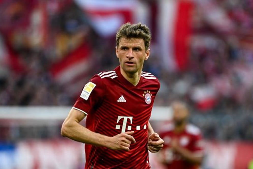 Thomas Müller bleibt dem FC Bayern bis Sommer 2024 treu.