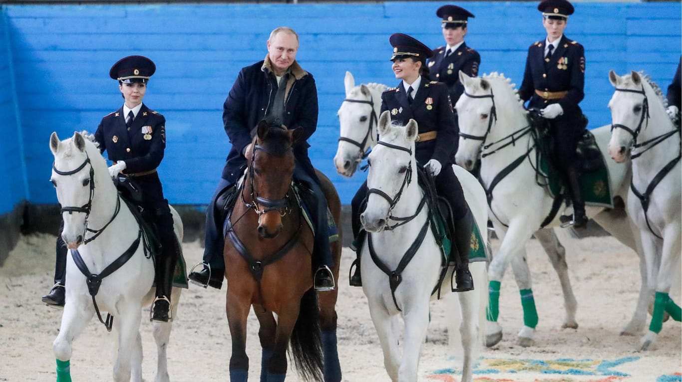 März 2019: Eins von Wladimir Putins Hobbys ist das Reiten.