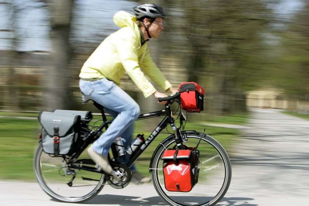 Die besten Fahrradtaschen nehmen Ihnen im Alltag Lasten ab und lassen Sie komfortabel Rad fahren.