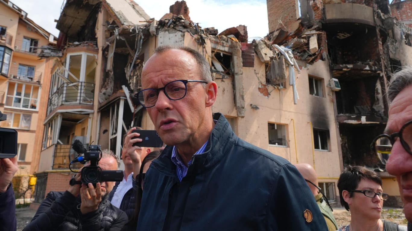 Friedrich Merz in Irpin: Der CDU-Chef besuchte die zerstörte Stadt nahe Kiew.