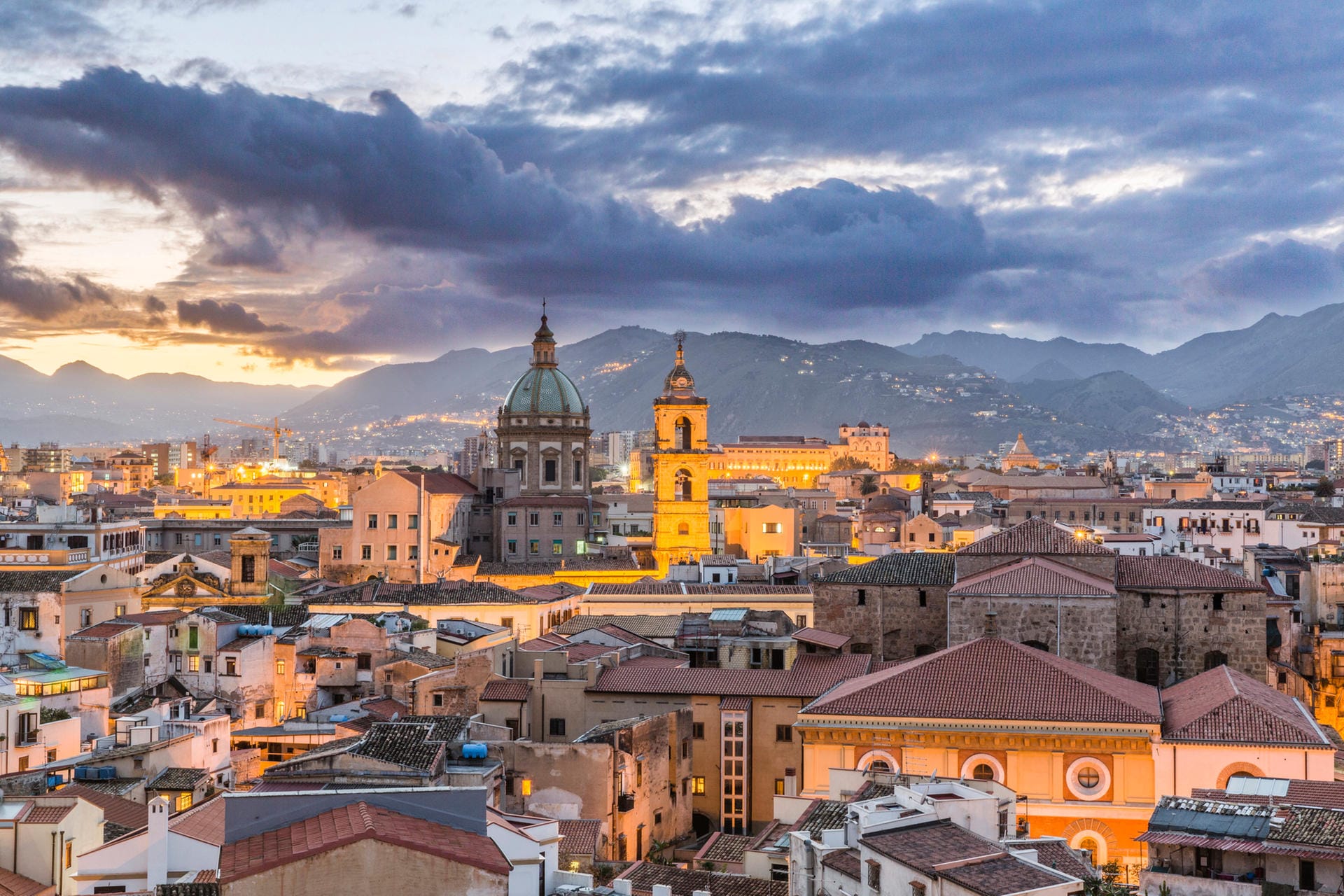 Platz 10: Palermo in Italien schafft es mit 340 Sonnenstunden immerhin auf den zehnten Rang.