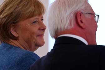Angela Merkel und Frank-Walter Steinmeier: Die Kanzlerin zeigte sich bei einem seltenen öffentlichen Termin.