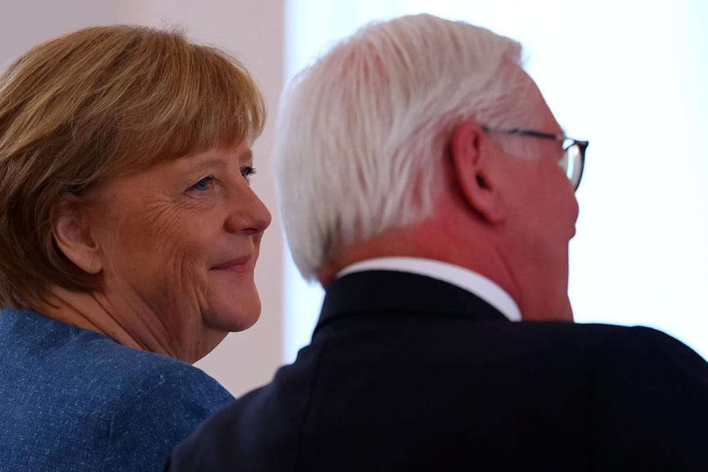 Ehemalige Kanzlerin besucht Verleihung: Zuletzt war Merkel nur selten öffentlich zu sehen. (Quelle: Reuters)