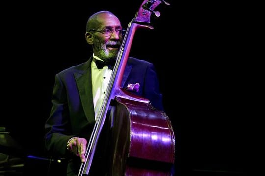 Der US-amerikanische Jazz-Bassist Ron Carter wird 85.