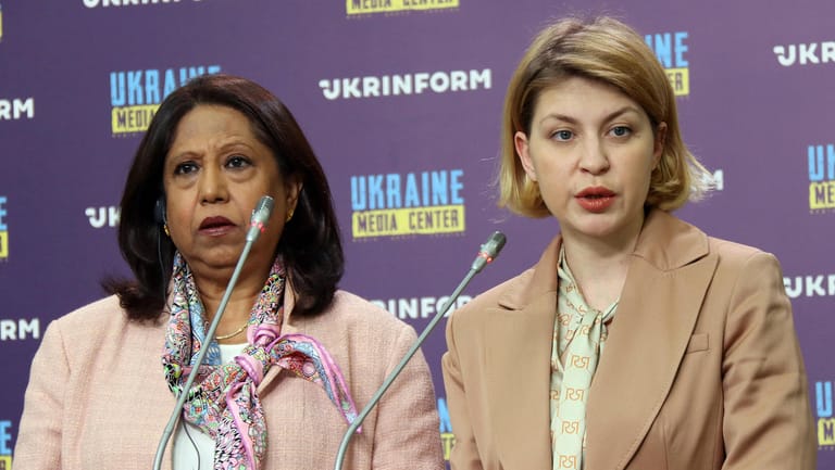 UN-Sonderbeauftragte Pramila Patten und die stellvertretende ukrainische Ministerpräsidentin Olha Stefanishyna bei einer gemeinsamen Pressekonferenz: "Nur die Spitze des Eisbergs".