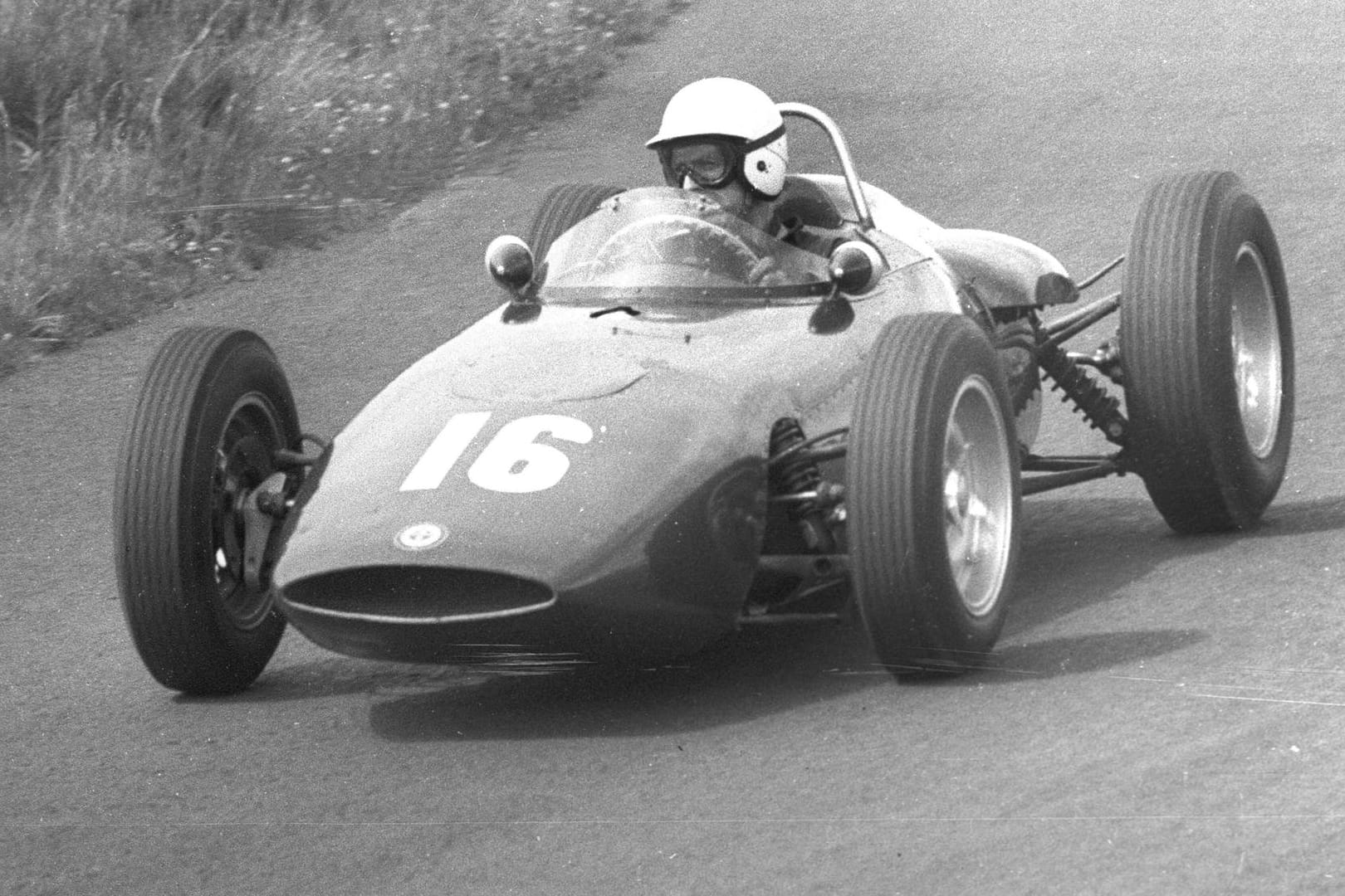 Tony Brooks beim Großen Preis von Europa auf dem Nürburgring im Jahr 1961. Nun ist der früherer Formel-1-Rennfahrer gestorben.