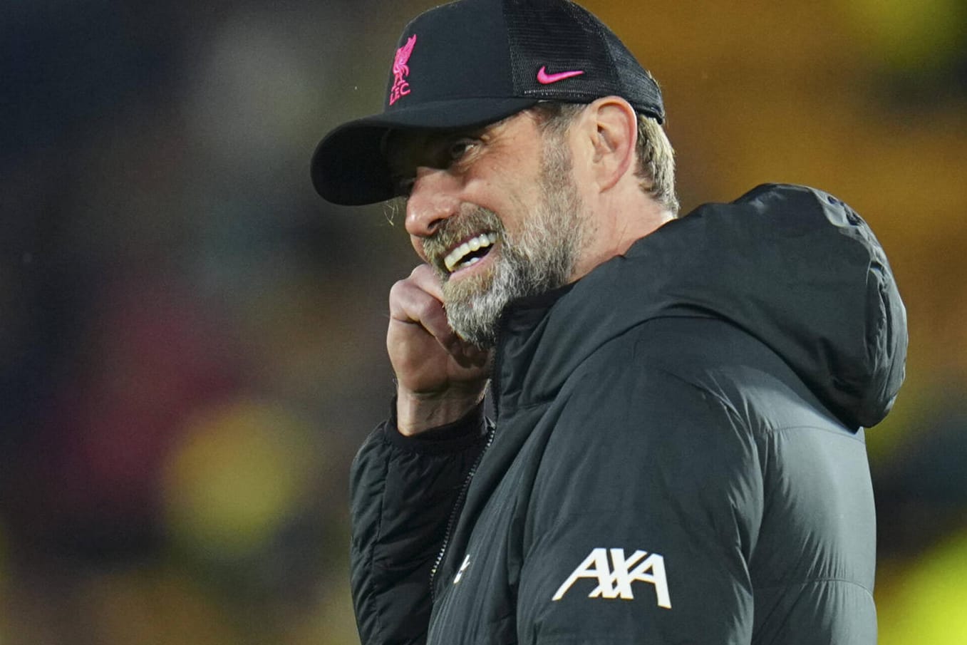 Jürgen Klopp nachdenklich: Liverpool hat in dieser Saison die Chance auf vier Titel. Einen haben die "Reds" bereits gewonnen.