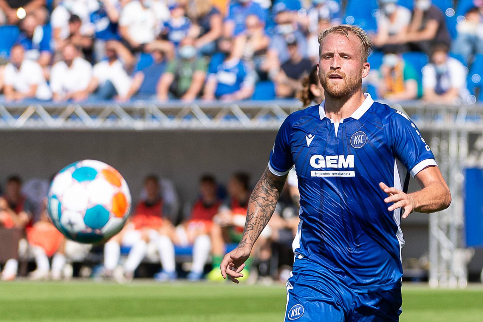 Philipp Hofmann trägt auch in der kommenden Saison ein blau-weißes Trikot. Dann das des VfL Bochum.