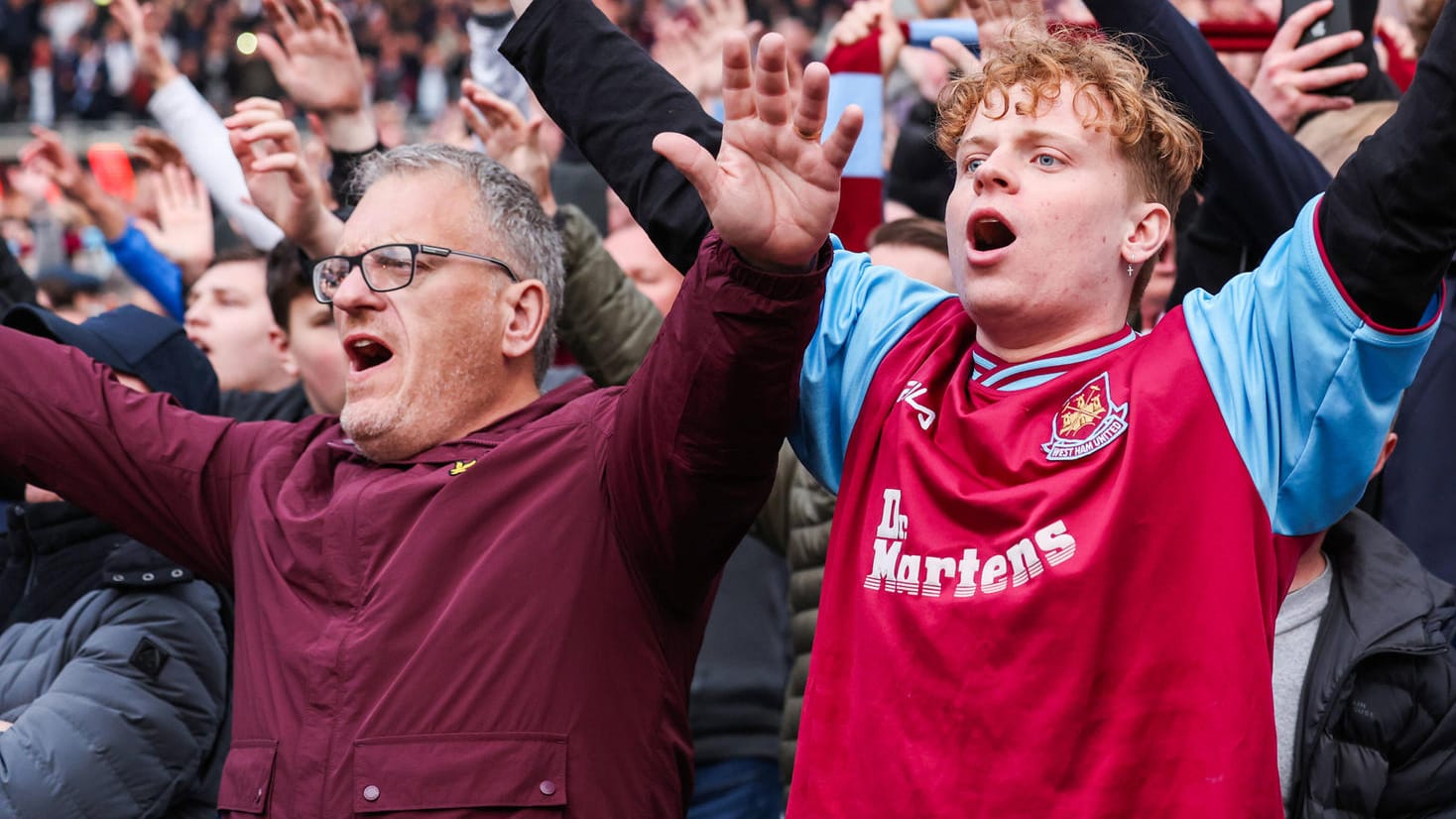 Fans von West Ham United: Ein Teil der Londoner Anhänger wurde in Frankfurt tätlich angegriffen.