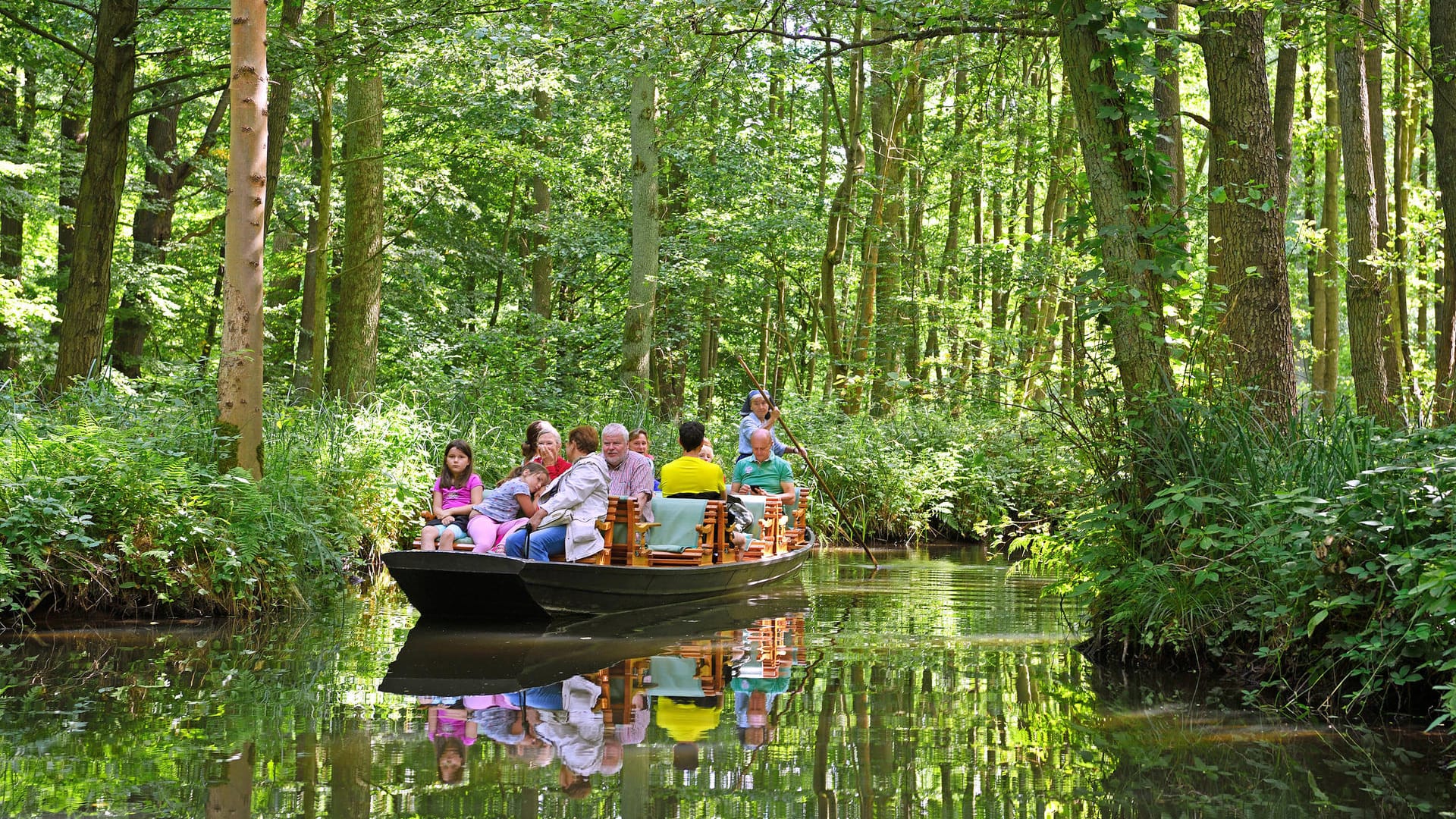 Kahn im Spreewald (Archivbild): Auch bei Kanufahrern ist der Spreewald sehr beliebt.