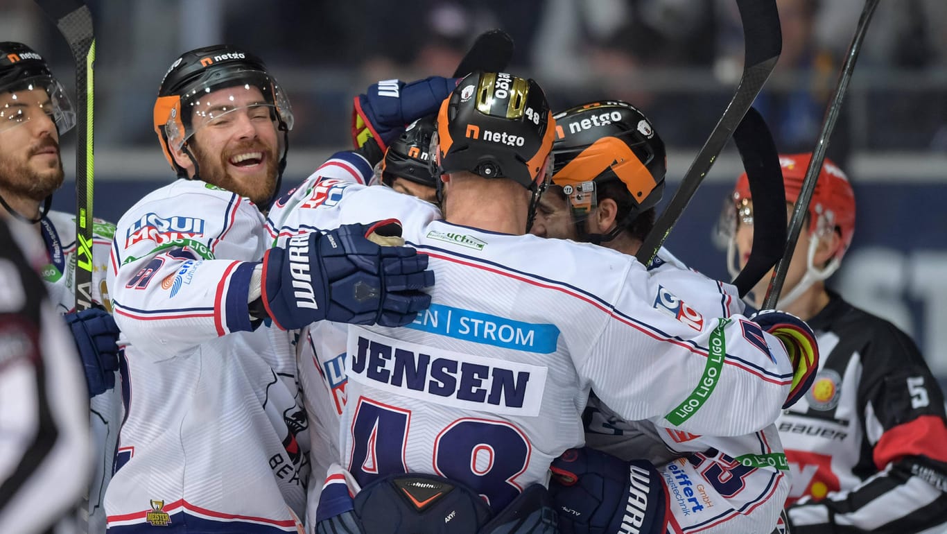 Der neue deutsche Meister: die Eisbären aus Berlin.