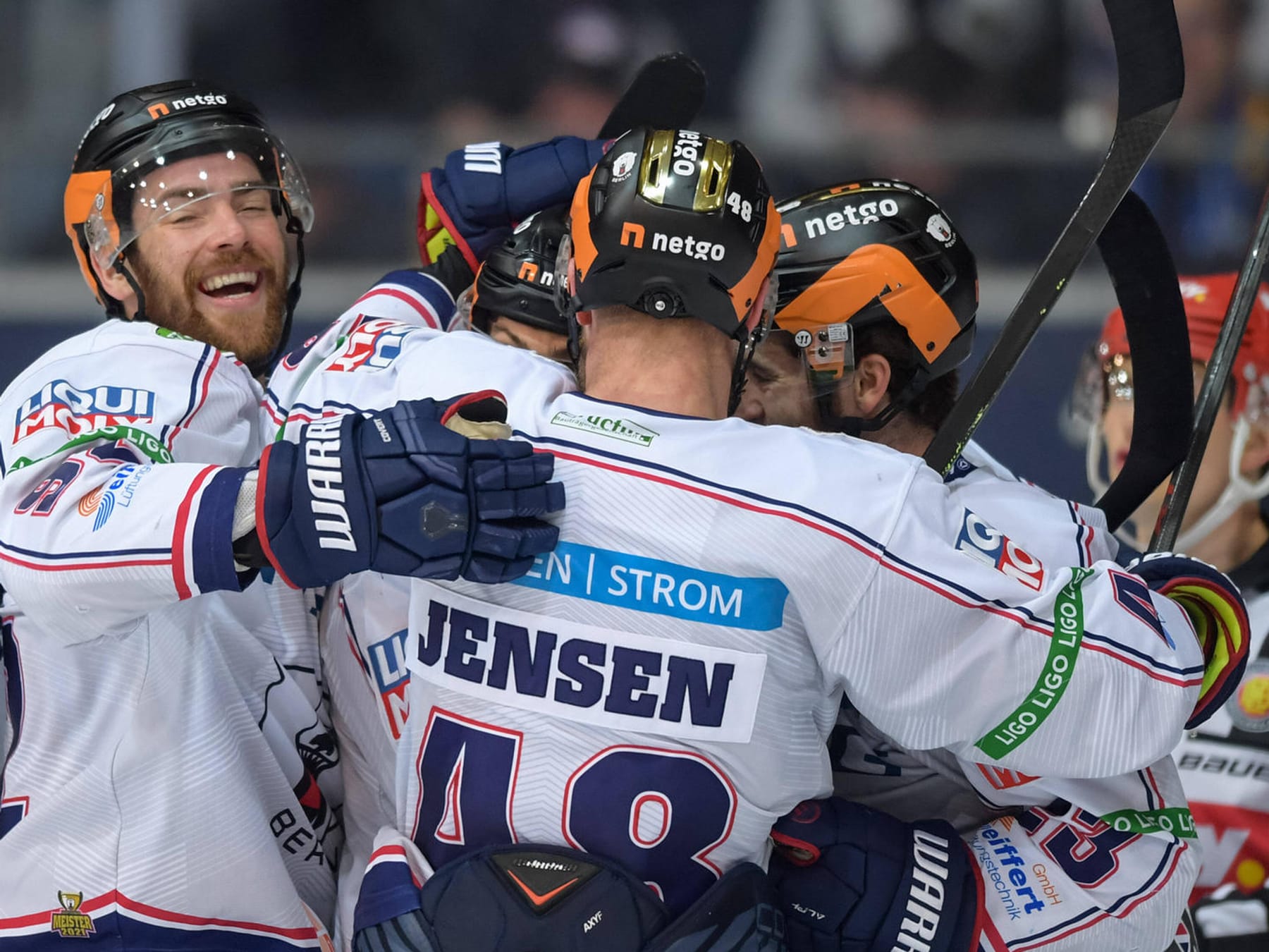 Nach Gala in München Die Eisbären Berlin sind wieder Eishockey-Meister