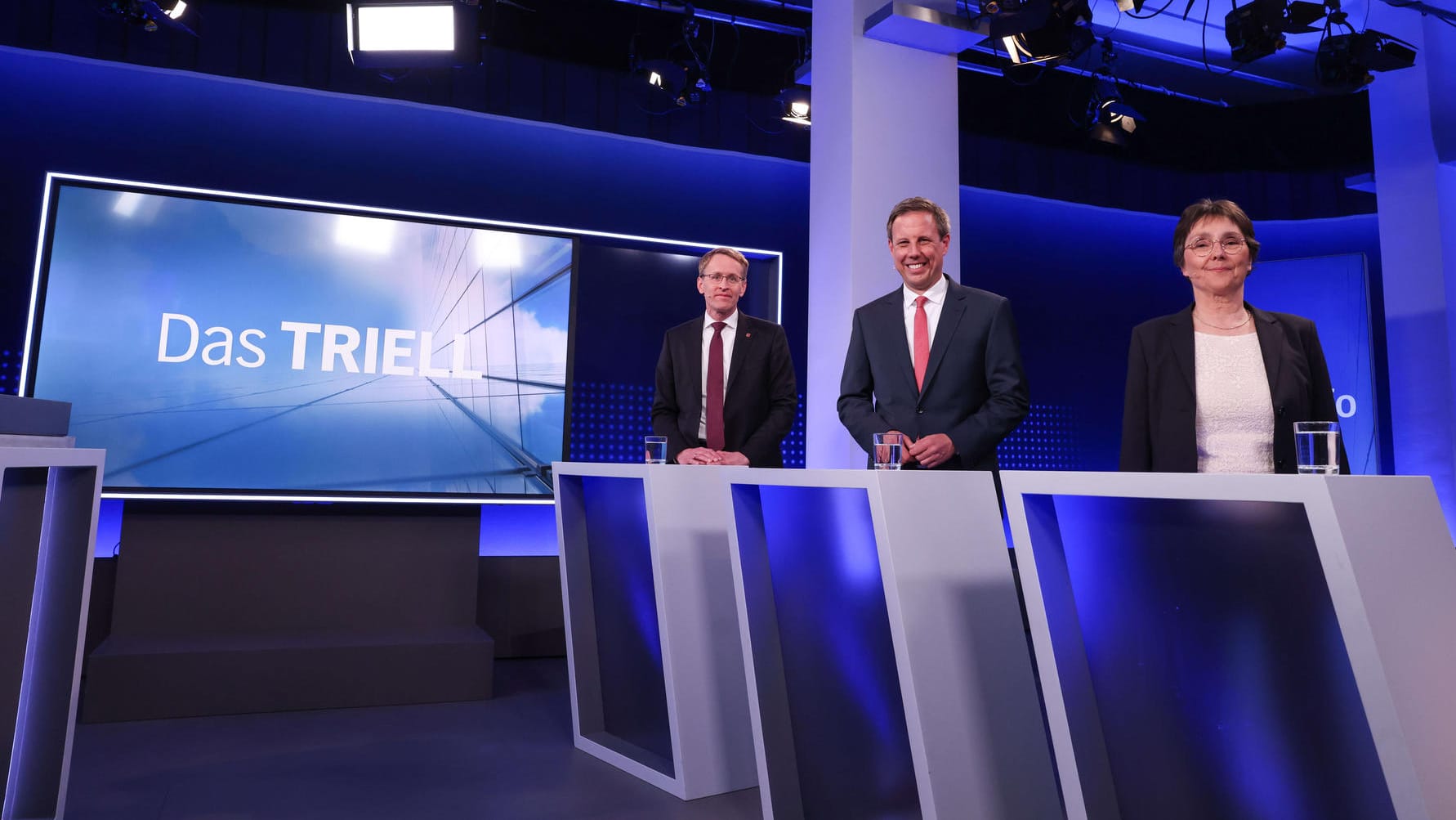 TV-Triell vor der Landtagswahl in Schleswig-Holstein: Ministerpräsident Daniel Günther (CDU, l-r), SPD-Spitzenkandidat Thomas Losse-Müller (SPD), und Finanzministerin Monika Heinold (Grüne). TV-Triell vor der Landtagswahl in Schleswig-Holstein: Ministerpräsident Daniel Günther (CDU, l-r), SPD-Spitzenkandidat Thomas Losse-Müller (SPD), und Finanzministerin Monika Heinold (Grüne).