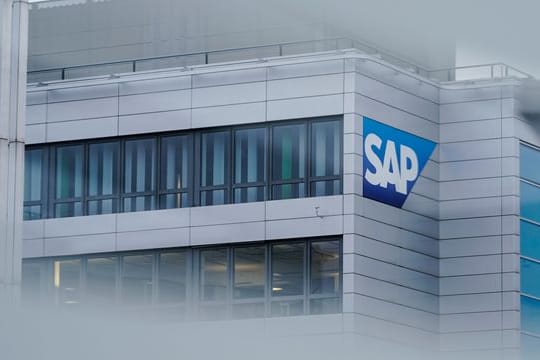 Der Sitz von SAP in Walldorf (Symbolbild): Das Softwareunternehmen will auf Konferenzen am Freitag verzichten.