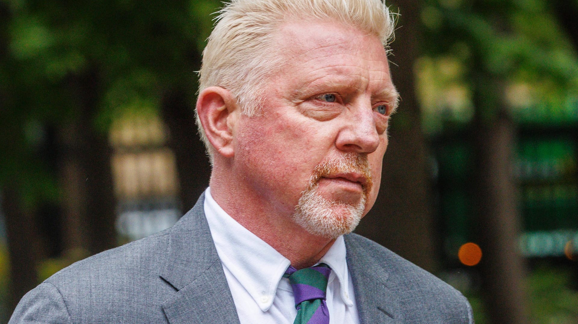 Boris Becker: Das frühere Tennis-Ass wurde wegen Insolvenzverschleppung zu einer zweieinhalbjährigen Haftstrafe verurteilt.