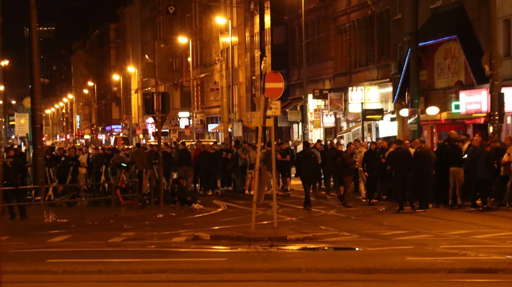 West-Ham-Fans im Frankfurter Bahnhofsviertel: Kommt es erneut zu Ausschreitungen?